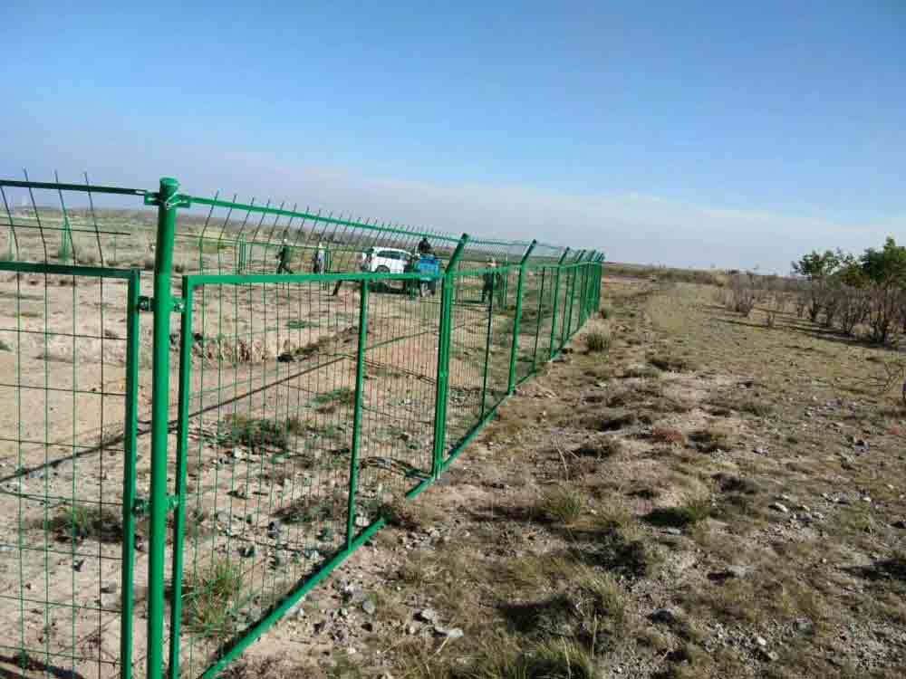 护栏网的立柱安装有哪些方面的要求