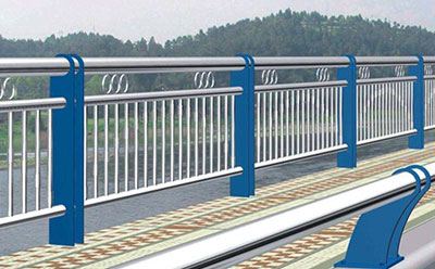 公路护栏网配件的规格尺寸及安装方法